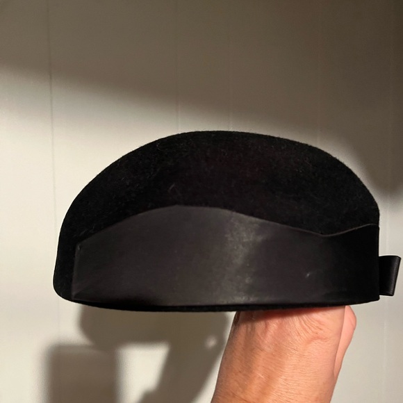 Vintage Eaton’s Black Felt Hat With Bow - Picture 2 of 8
